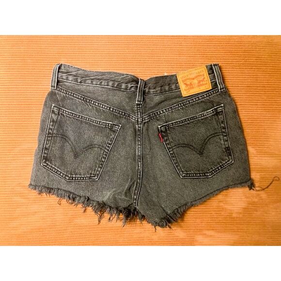 Levis 501 Distressed Black Denim Shorts - Size 28 - Picture 5 of 8